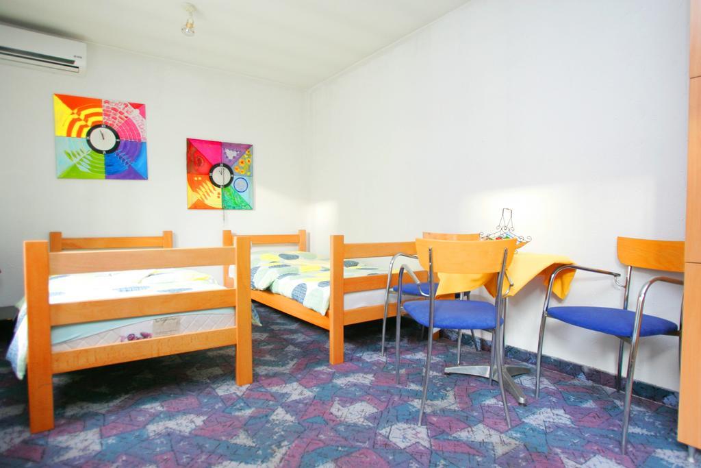 Hostel 021 Novi Sad Værelse billede