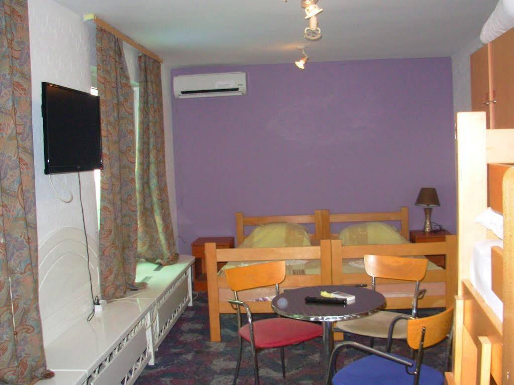 Hostel 021 Novi Sad Eksteriør billede